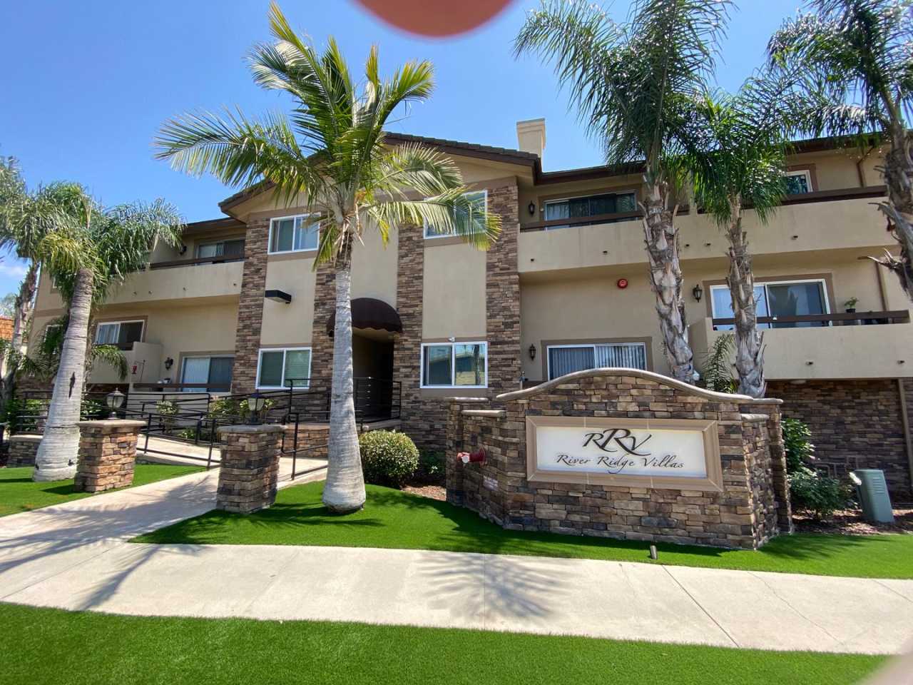 1 bed, 1 bath River Ridge apartment on 2nd floor!!!