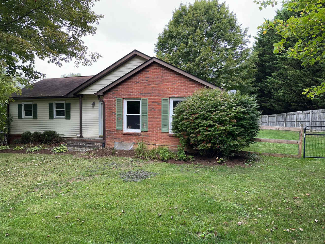 Updated 3 Bedroom 2.5 Bath Home on Hardwood Drive
