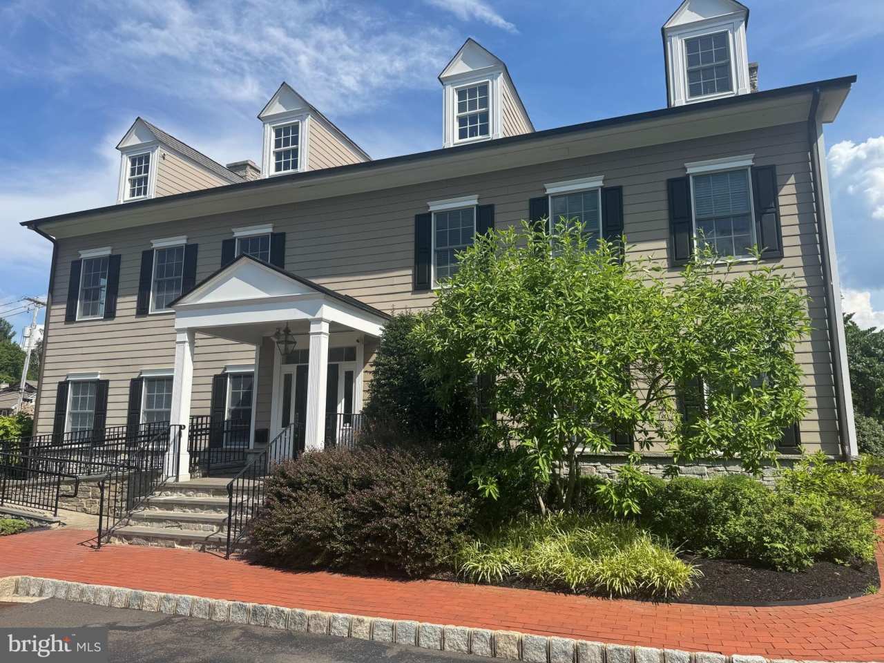 1113 GENERAL WASHINGTON MEM Boulevard unit: D