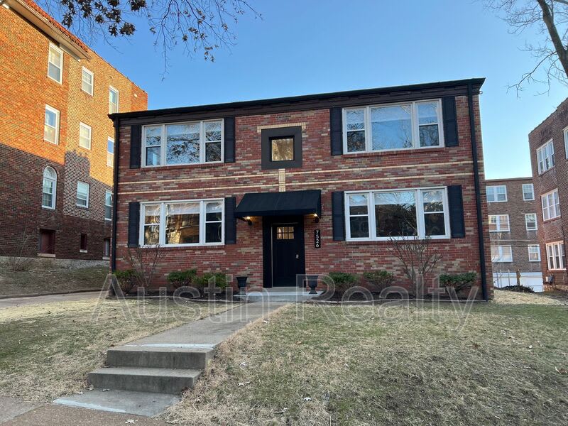 7526 Byron Pl