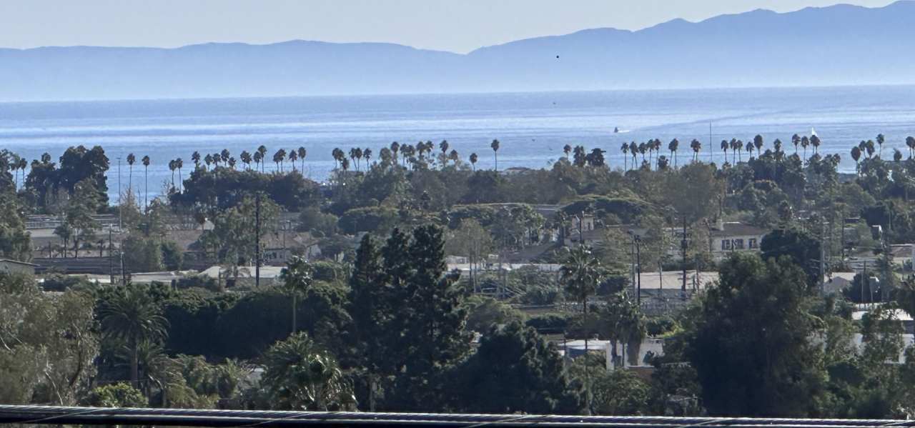 1252 De La Guerra Road