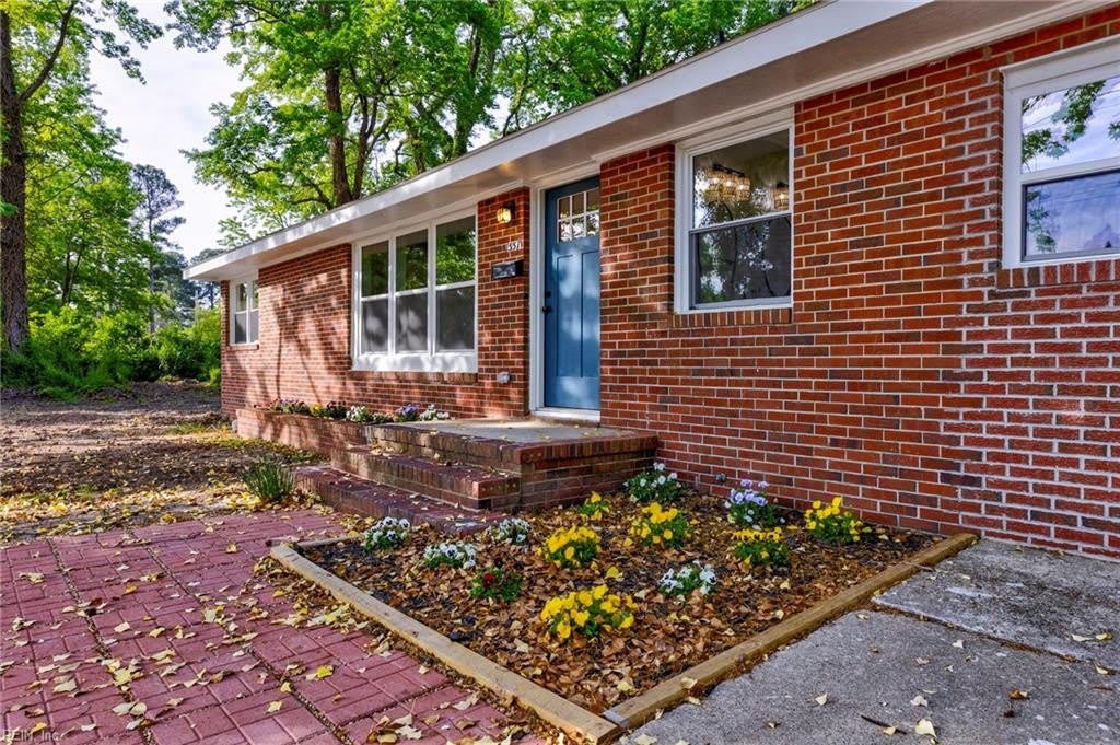 1557 N Great Neck Road