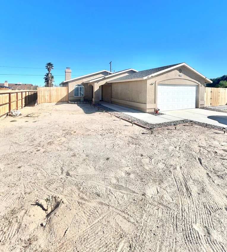 Gorgeous 3 Bedroom 2 Bathroom Home with Solar