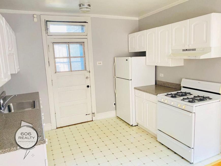 1335 West Carmen Ave.