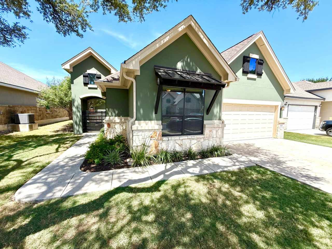**APPLICATION RECEIVED** GORGEOUS 4 Bedroom 2 Bath Home IN SPRING BRANCH, TX!!