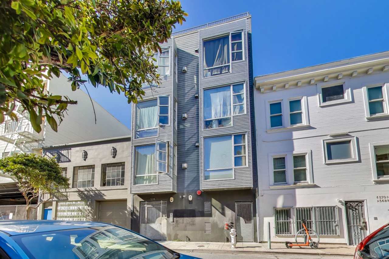 Prime Downtown location with a large rooftop patio!
