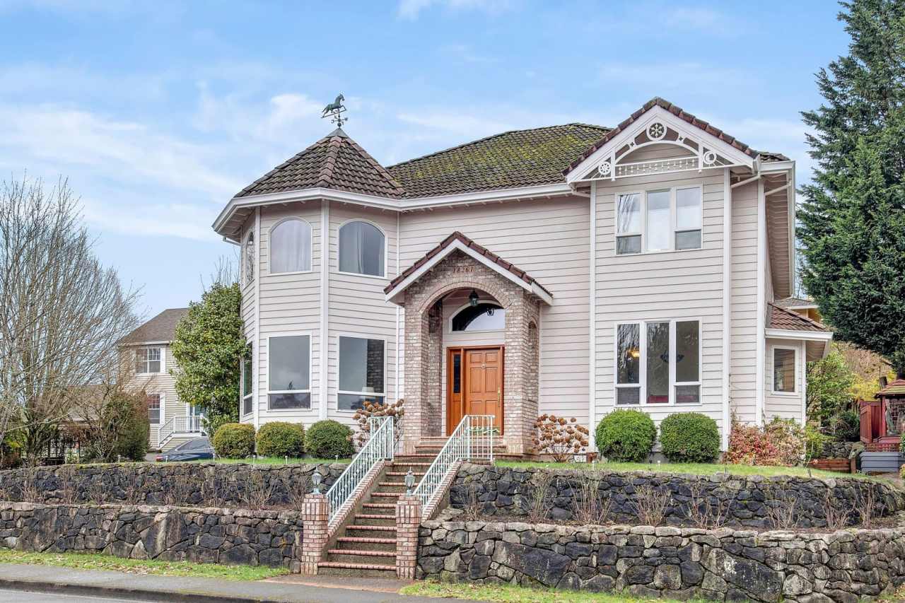 Beautiful Beaverton Home with Office  3 Full Baths!