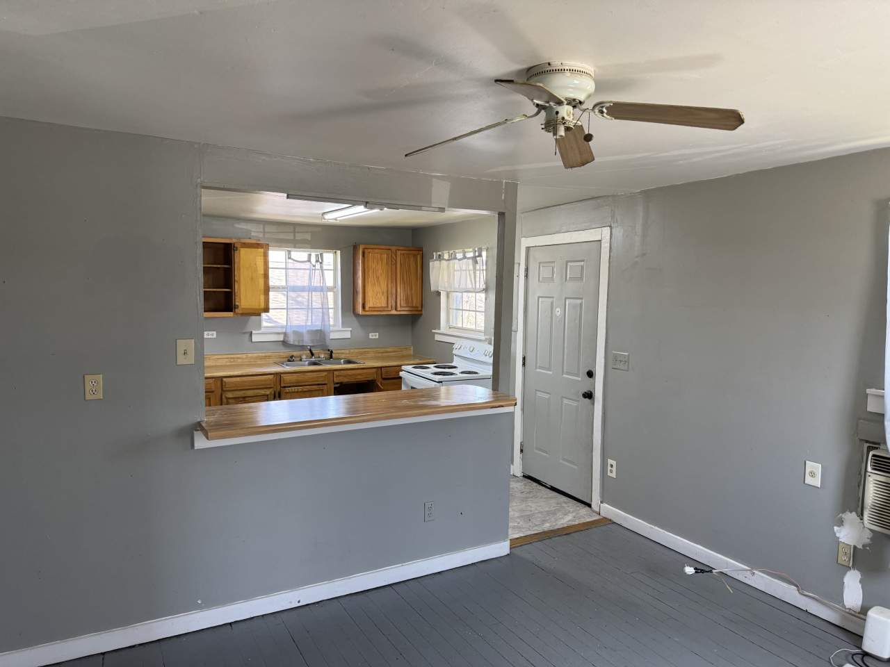 1615 East 47th Street - Upstairs