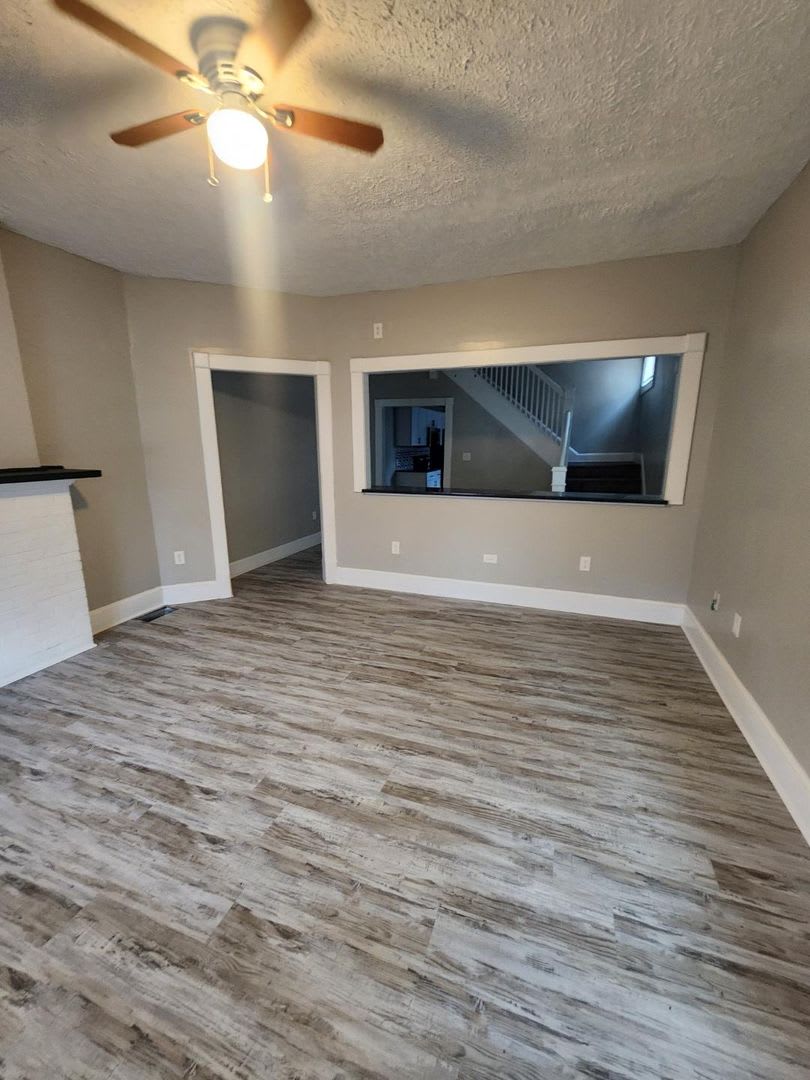 Spacious 3 Bedroom Duplex Near 10th and Sherman Dr.