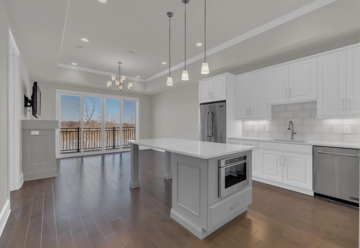 1024 Club View Drive #F202F202