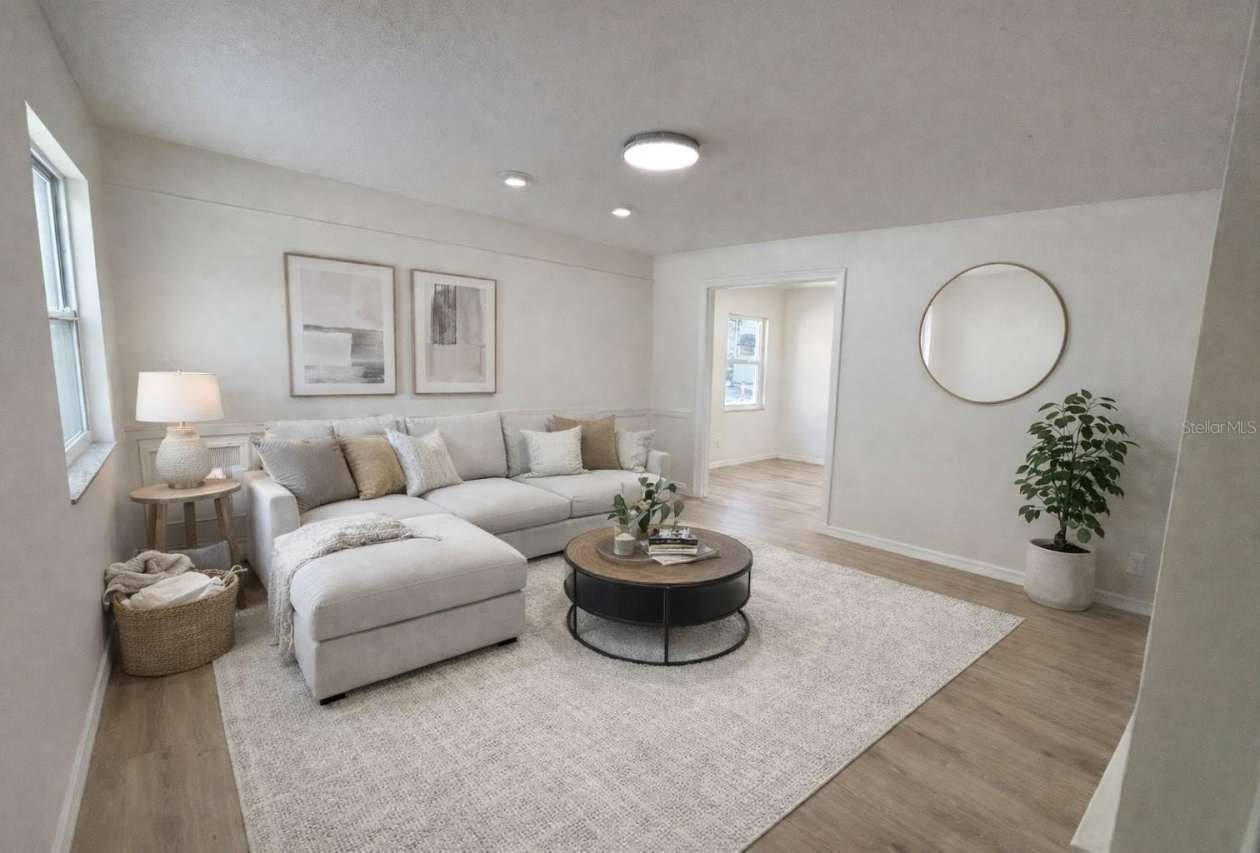 1219 E MOHAWK AVENUE