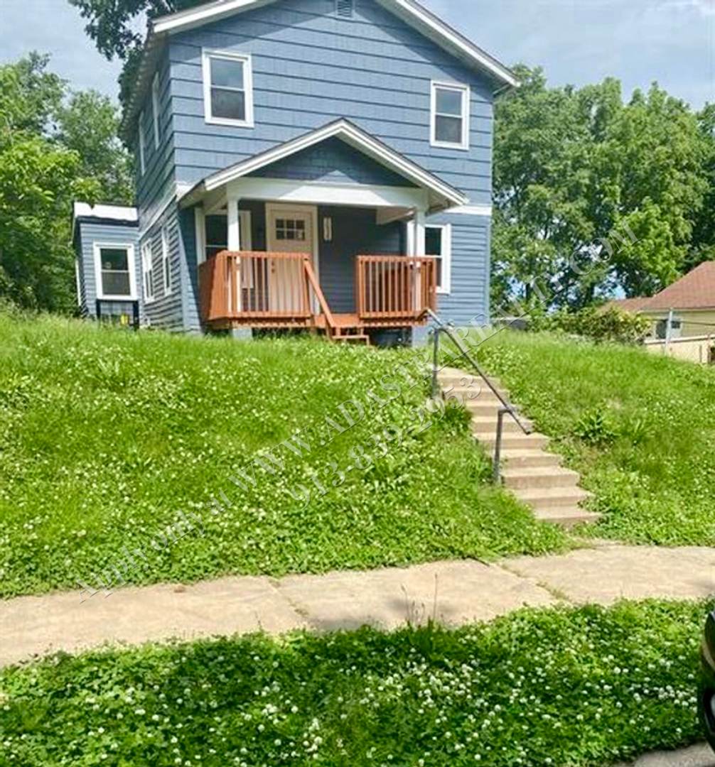 Updated 4 Bed 3 Bath Home in KCMO-Available NOW!!