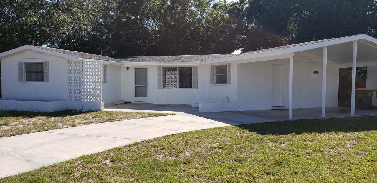 Centrally Located Sarasota 2-bedroom Home For Rent