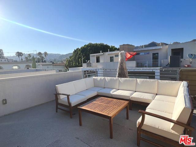 1400 North Fuller Avenue