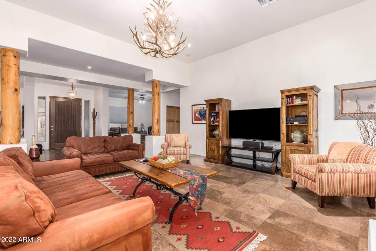 5872 E RED DOG Drive