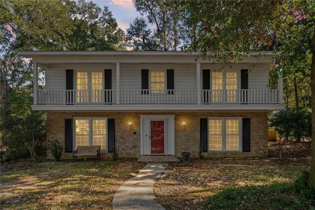 745 Westmoreland Drive E