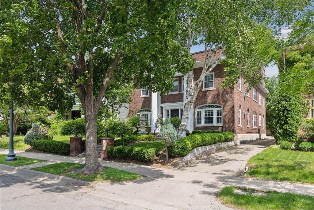 1785 Dupont Avenue S