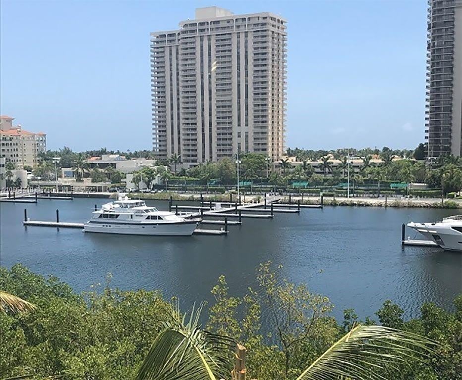 19701 E Country Club Dr