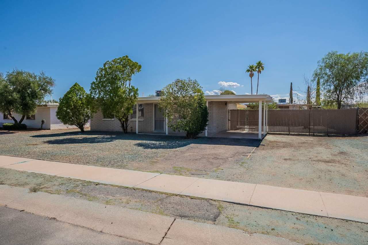 Pending/ Rented - Cozy East Tucson 3-Bedroom with Private Yard  Covered Patio!