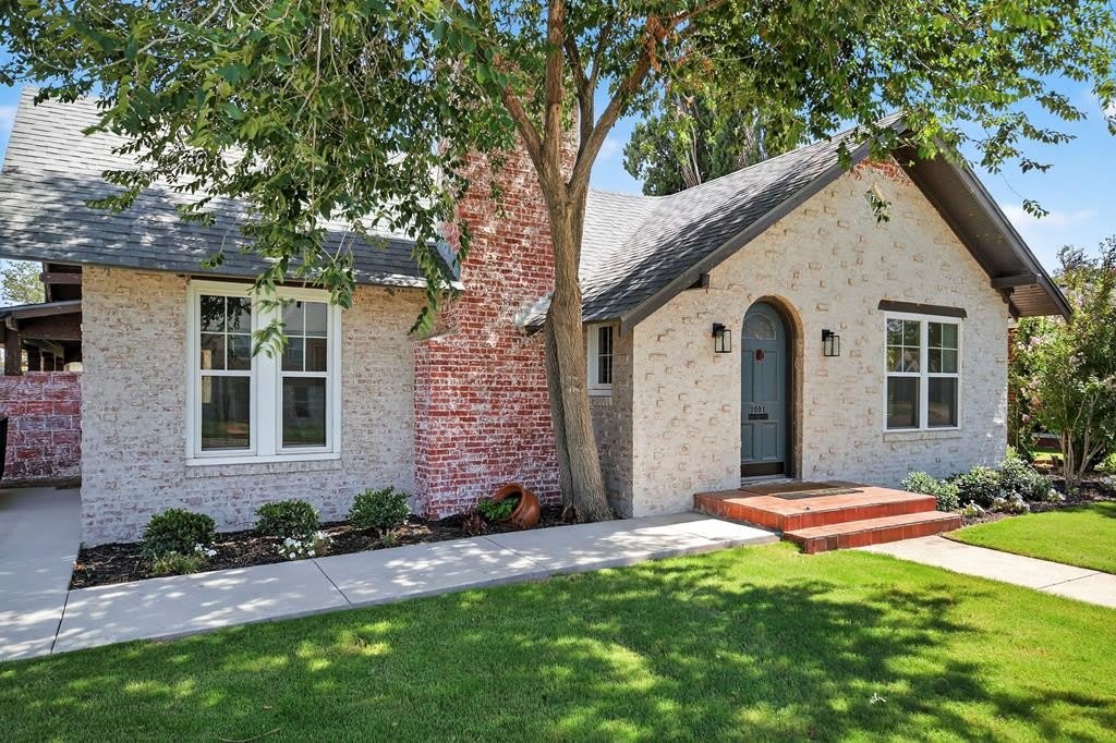 1001 W Louisiana Ave