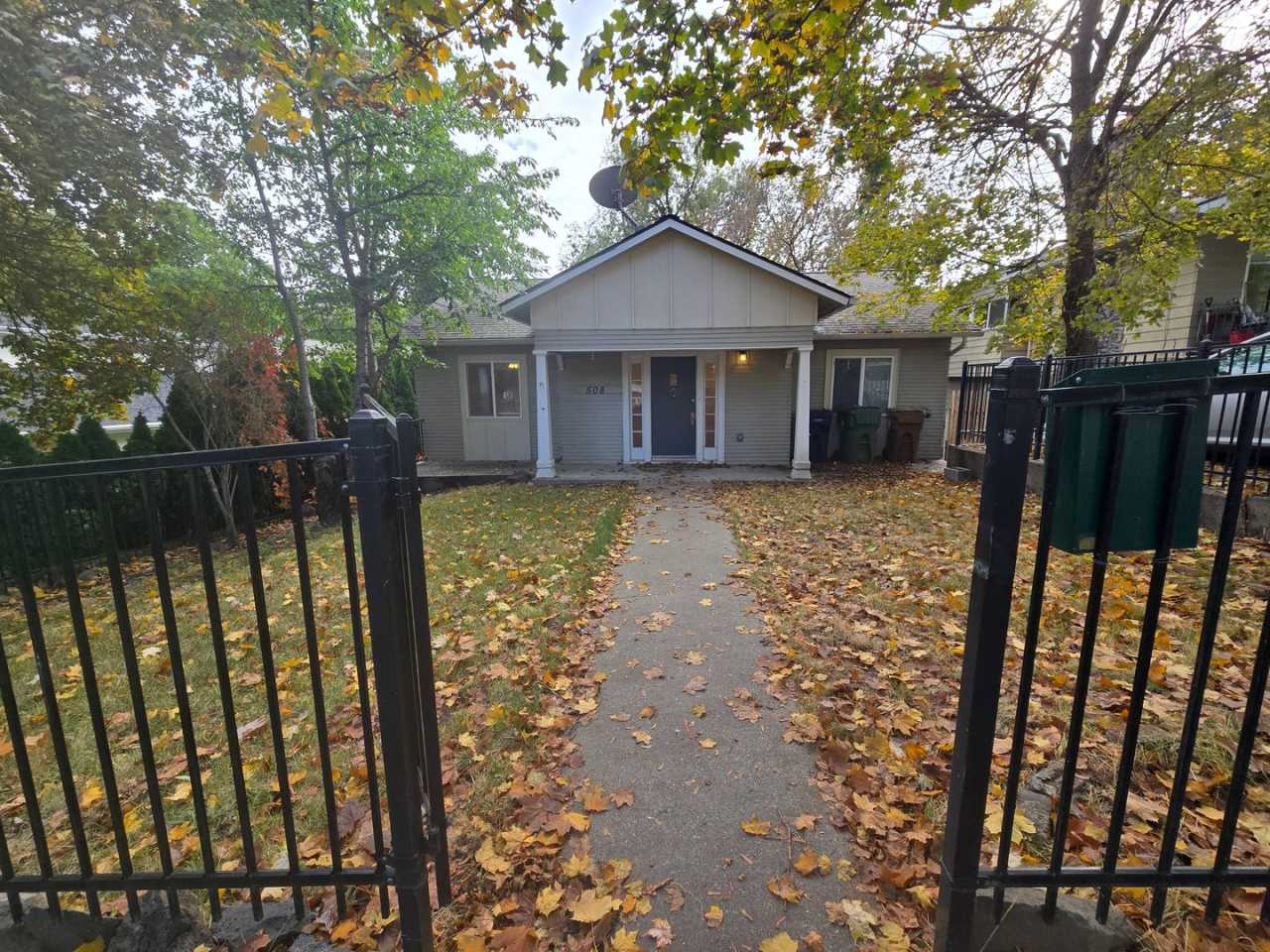 Large Beautiful South Hill Home! Available Now!