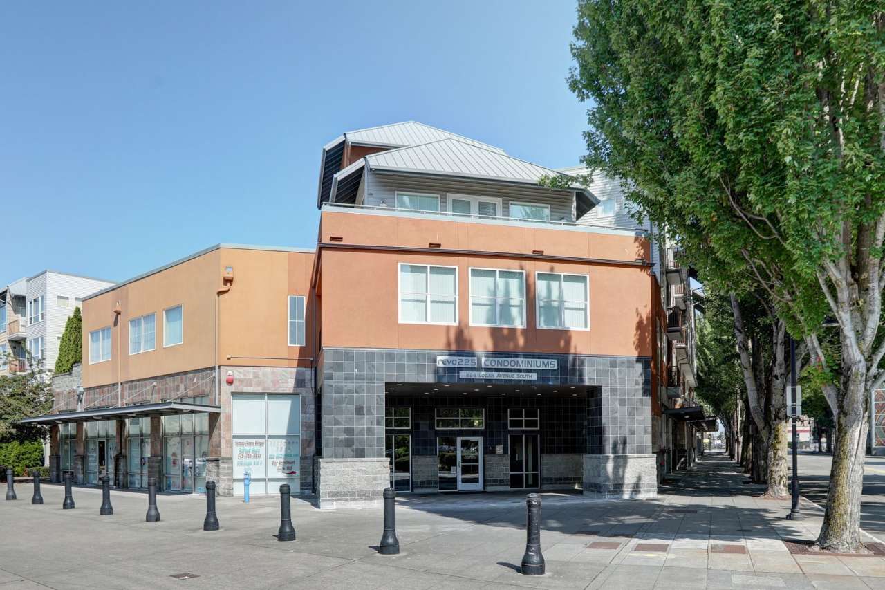 Perfect Downtown Location for Renton Studio!