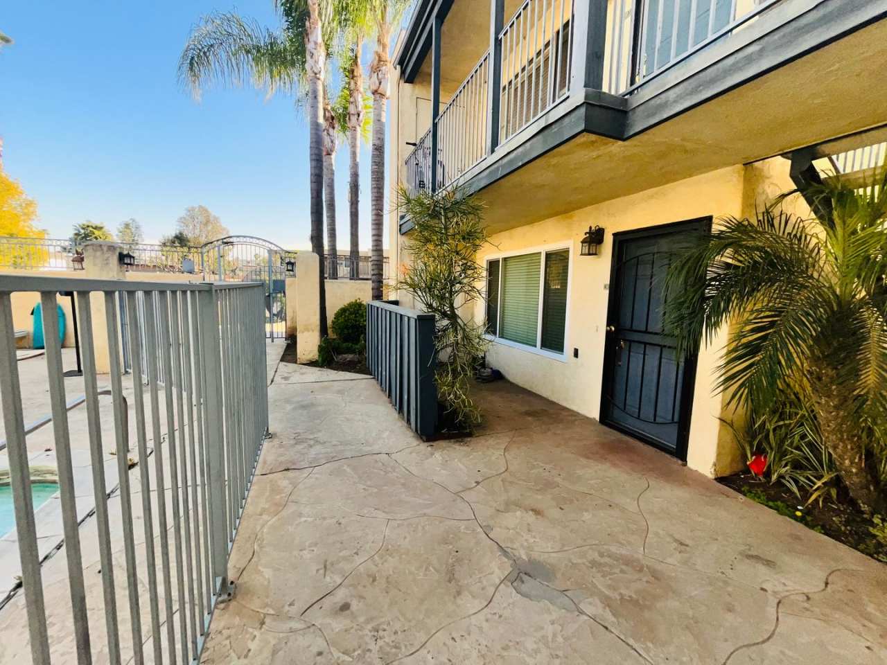 2 bedroom Ground level Condo