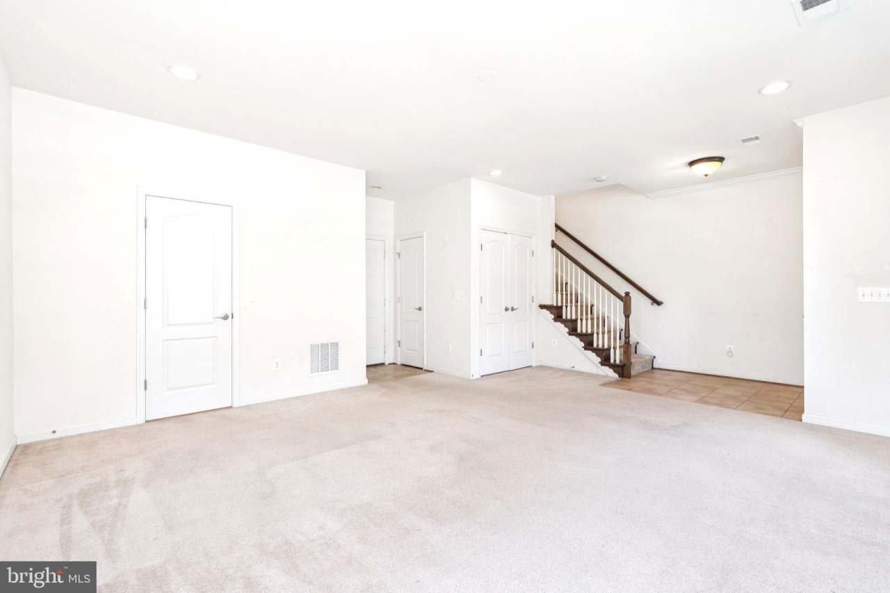 43728 GOLD HILL Square