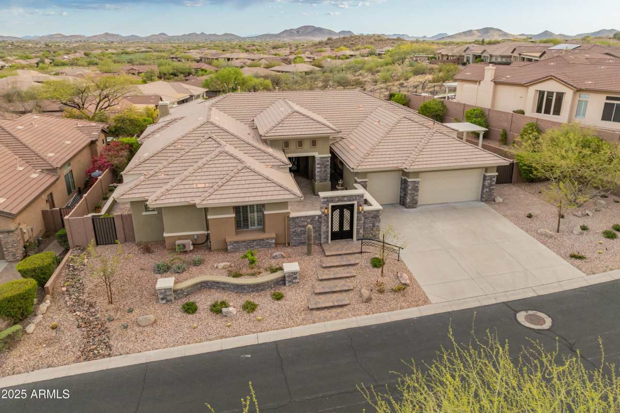 42139 N MOUNTAIN COVE Drive