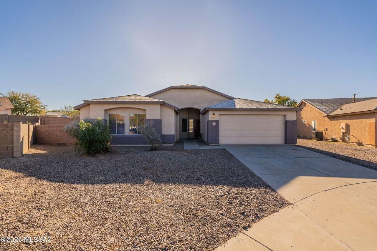 8220 N Freshwater Lane