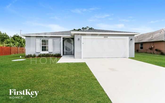 2219 Southwest Haycraft Circle