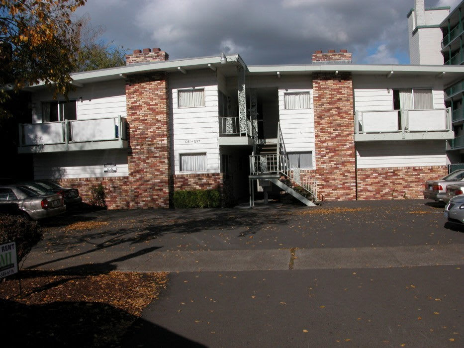 2x1 @ The Colony Apartments