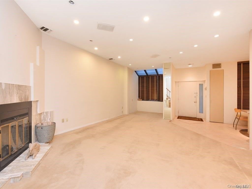 130 S Middle Neck Road unit: 2