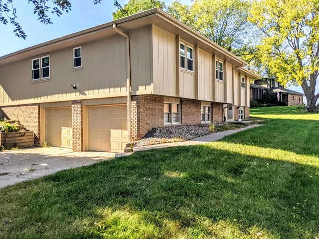 332 N 154th St, Omaha, NE 68154