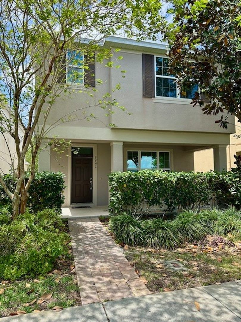 4 bed 2.5 bath in WINDERMERE TRAILS!