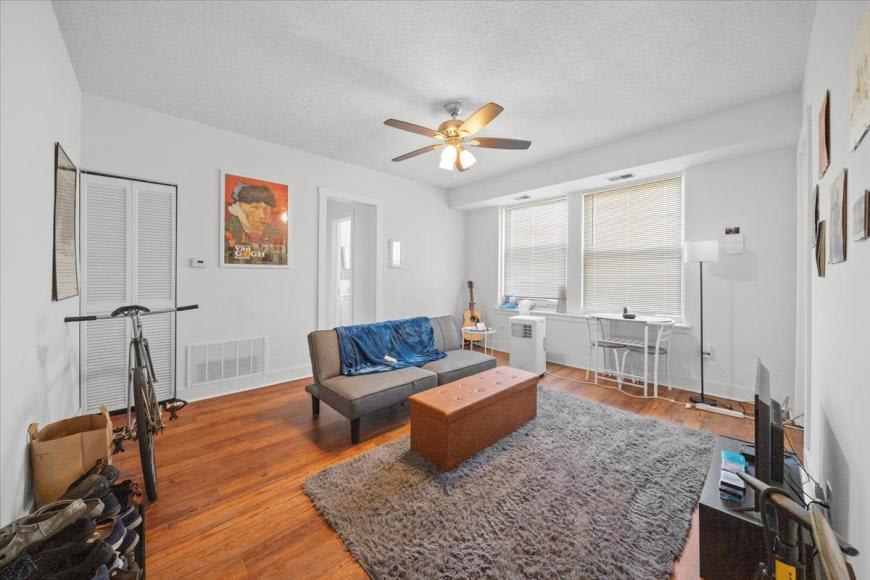 3727 N Pine Grove Ave