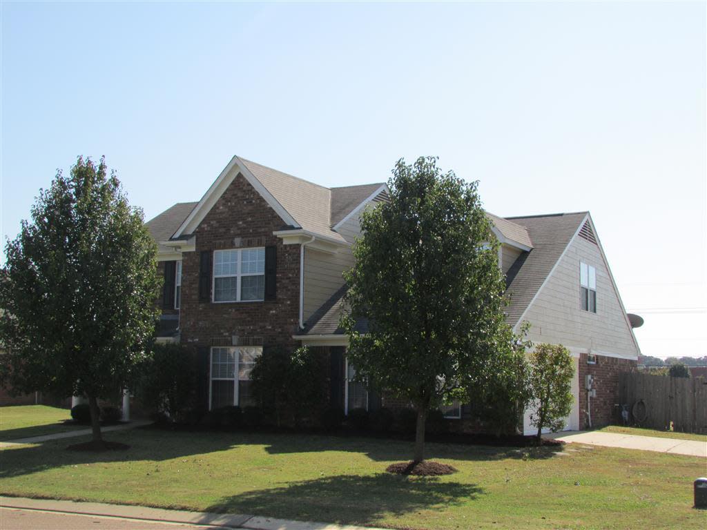 Southaven near Snowden Grove - 3 Bedrooms, 2 1/2 baths