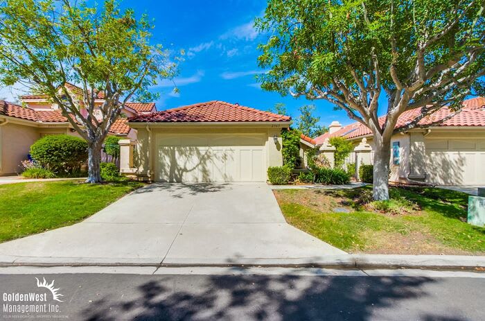 2565 Holly Valley Drive