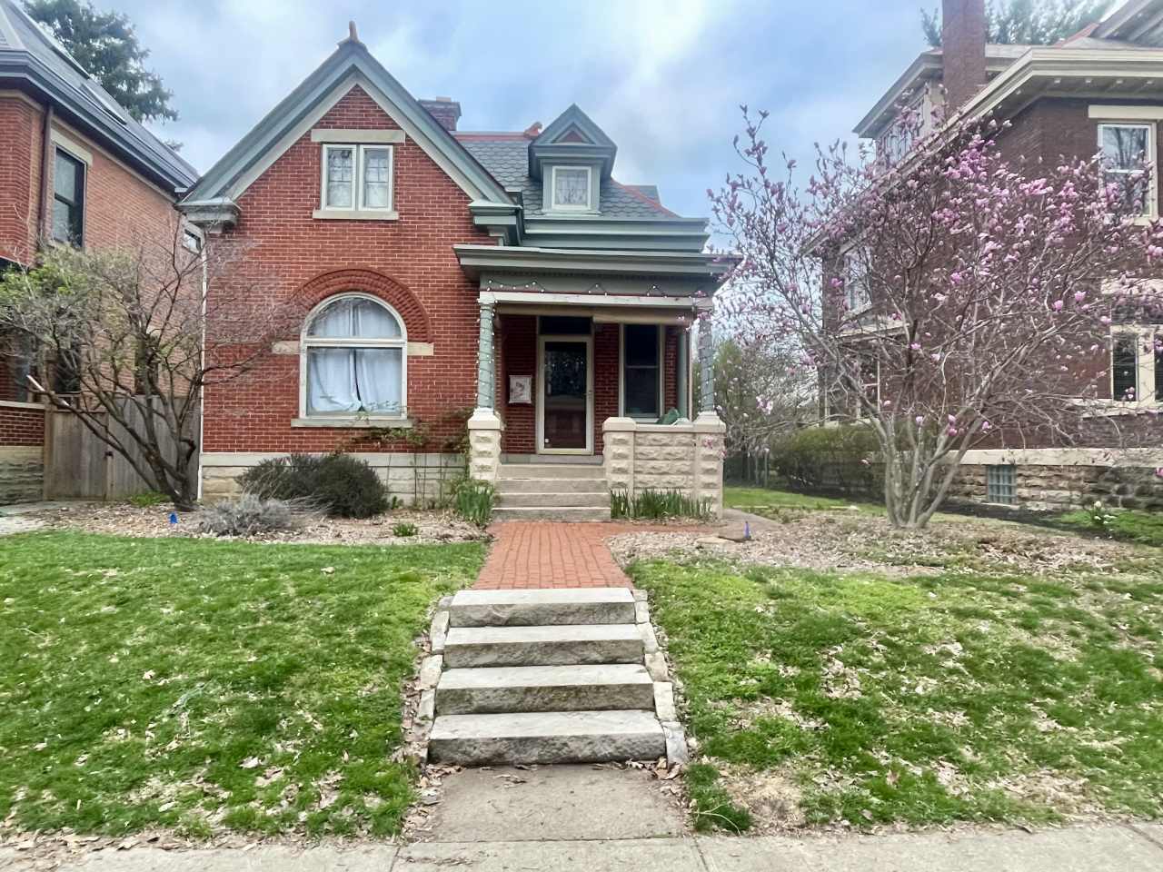 290 East Deshler Avenue