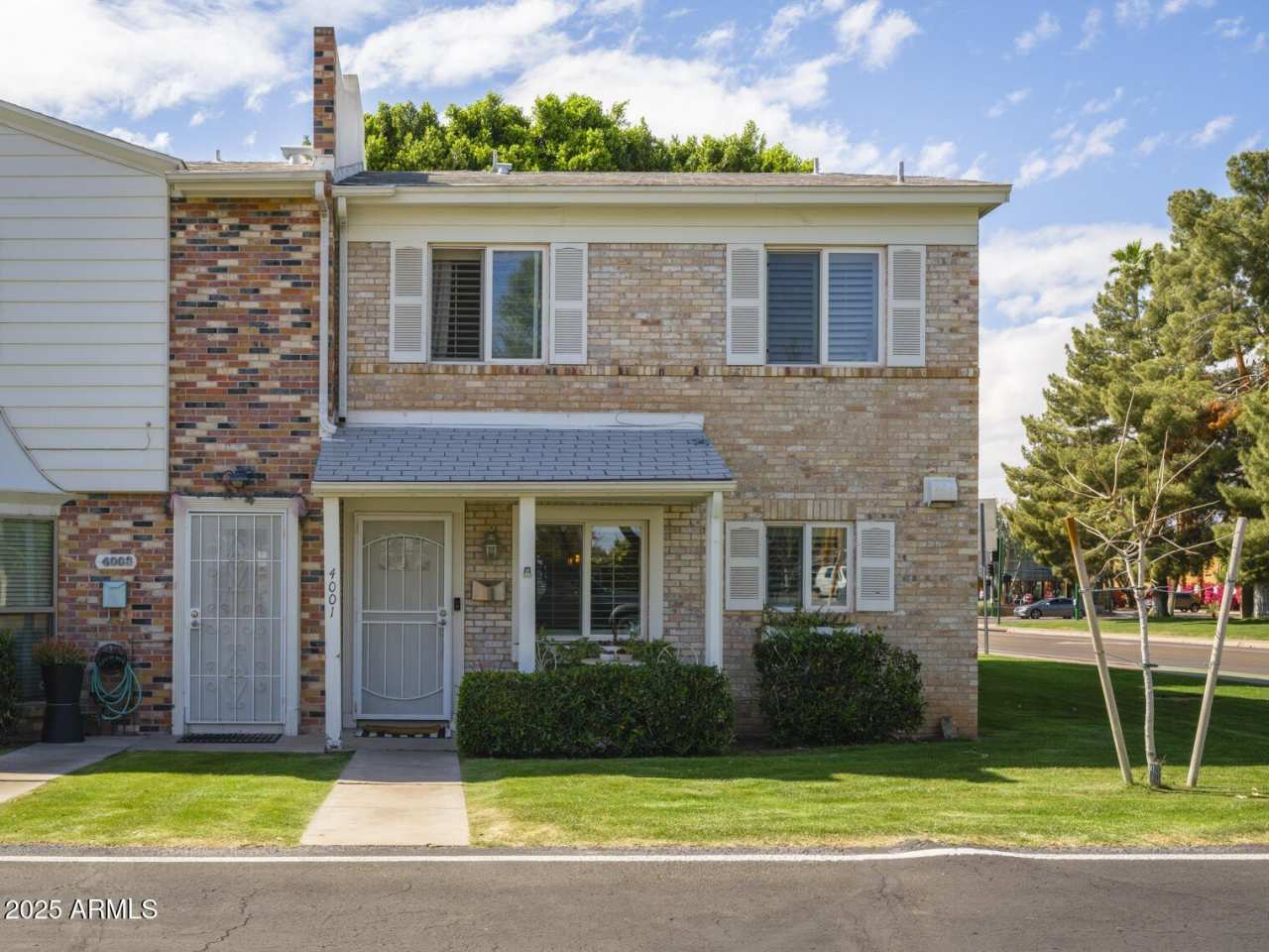 4001 E CAMPBELL Avenue