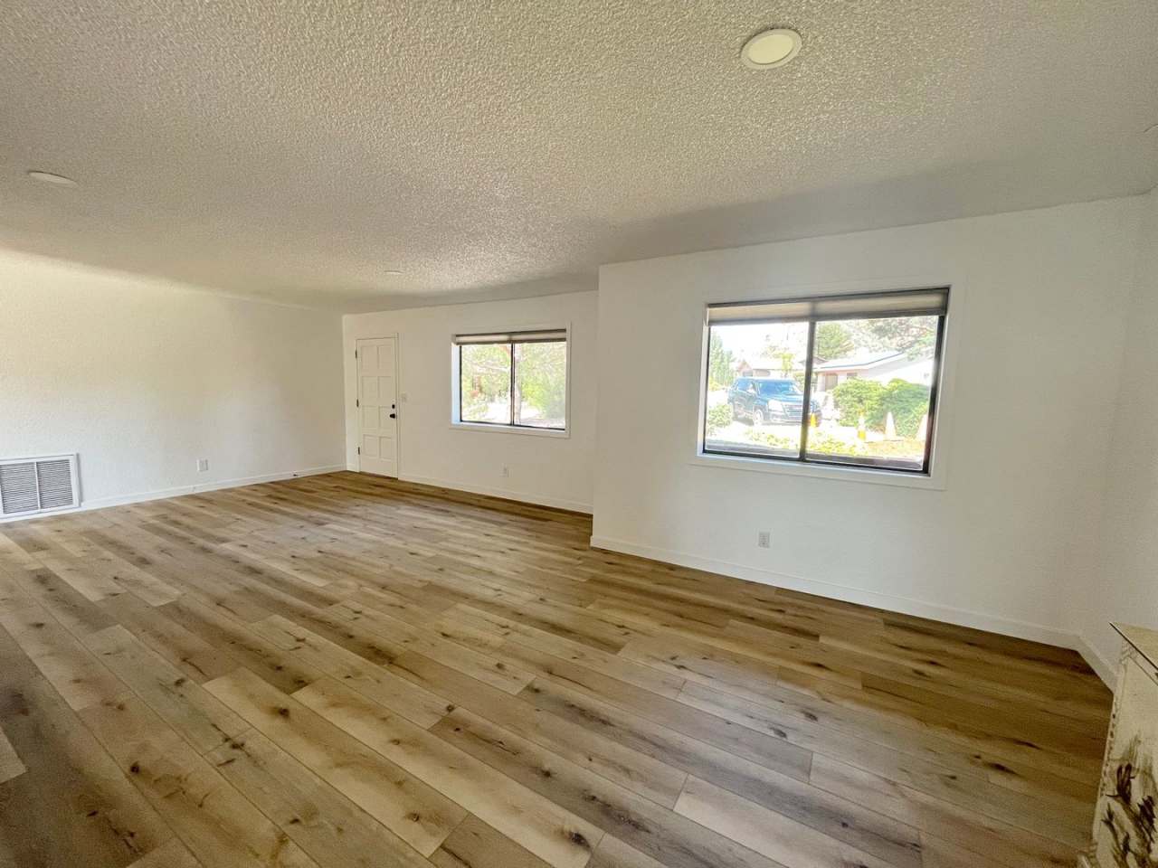 HOUSE - VILLAGE OF OAK CREEK