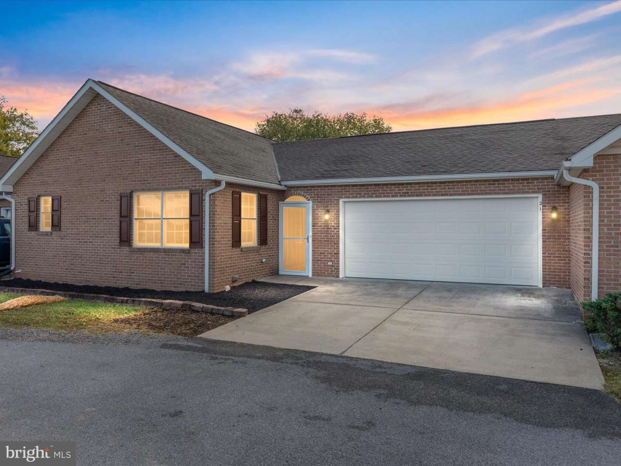 21 COURTNEY Circle unit: A-2