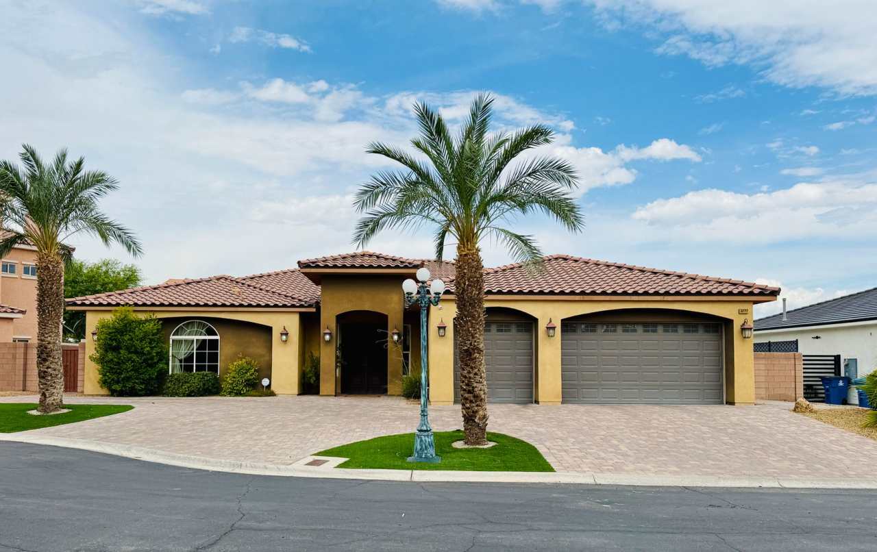 Modern  Custom Luxury Home in Gated Community-Available Now!