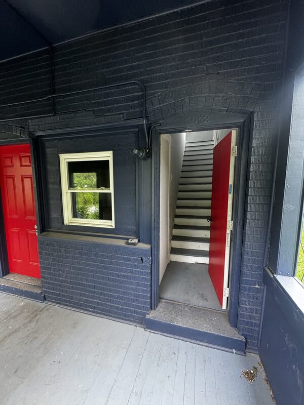 1009 Ellsworth Place