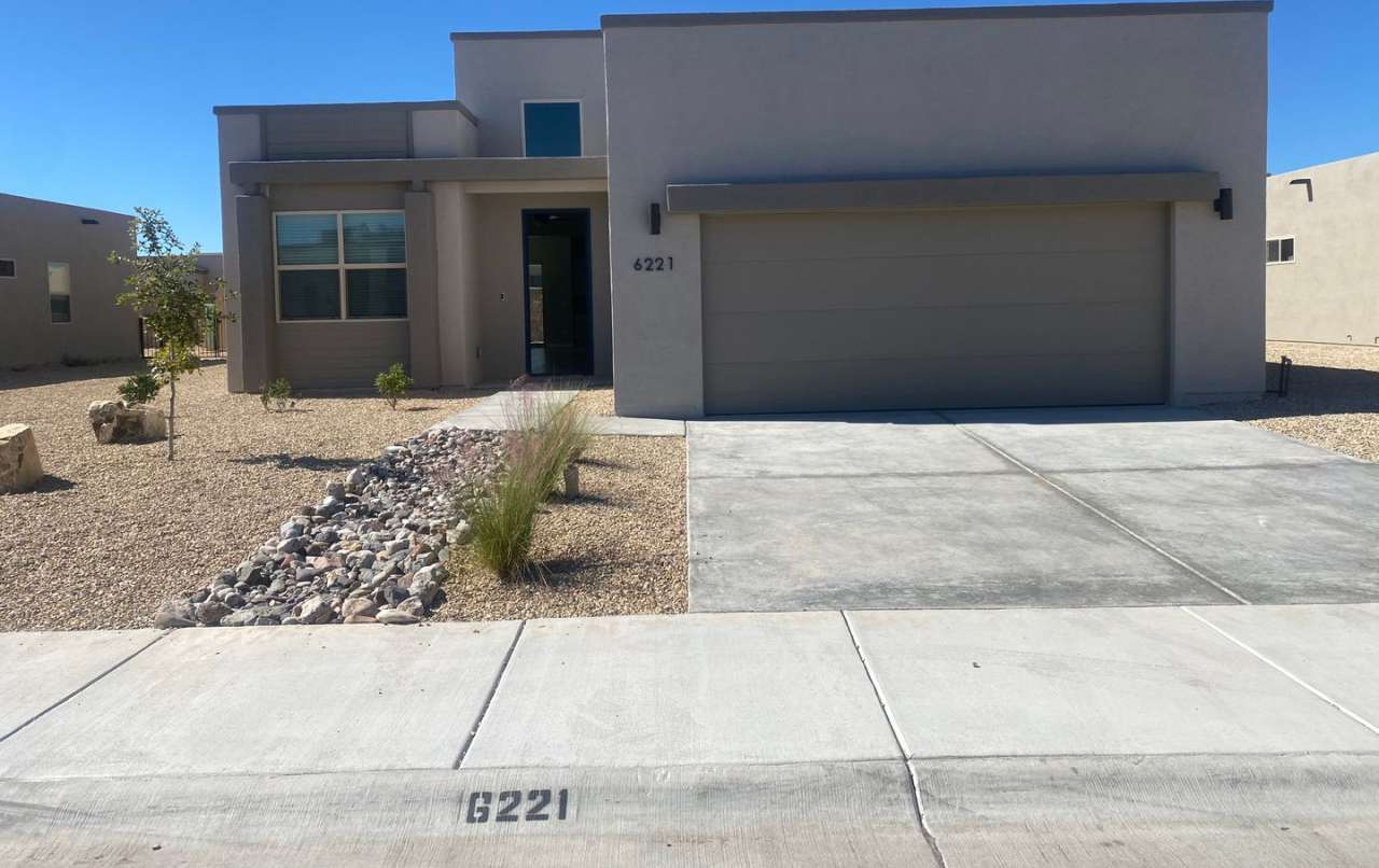 Newer 3 Bedroom+ Office Near Red Hawk Golf Course