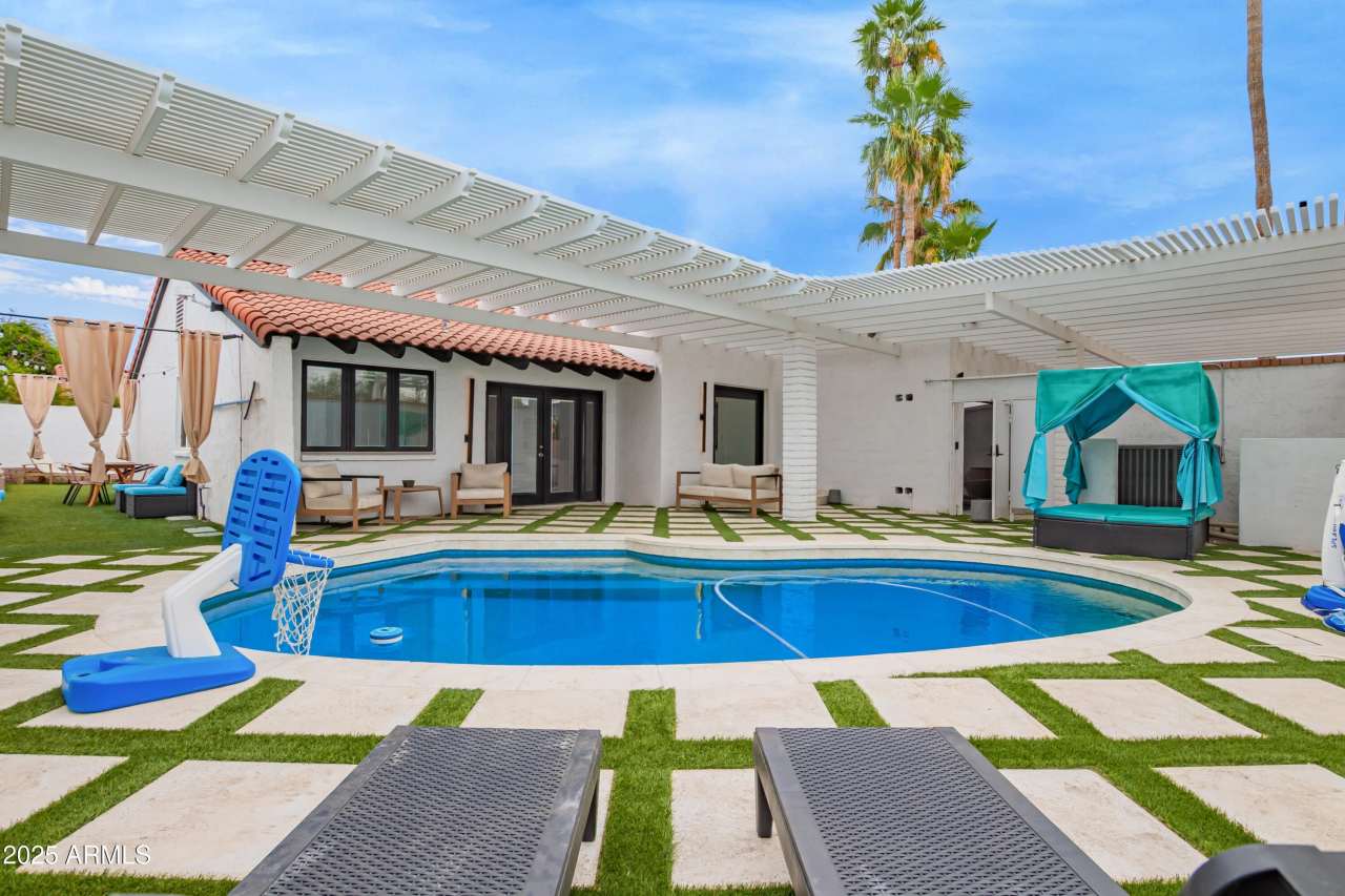 2629 S COUNTRY CLUB Way