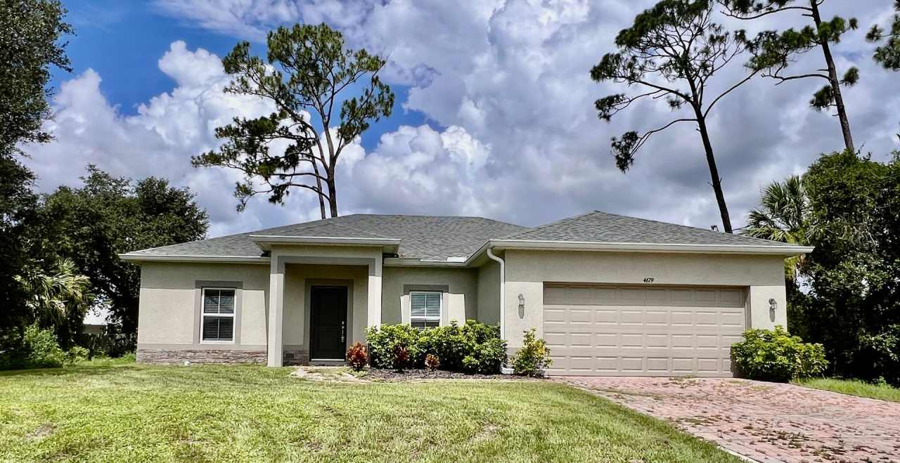 Modern  Spacious 3 Bed, 2 Bath Home in North Port