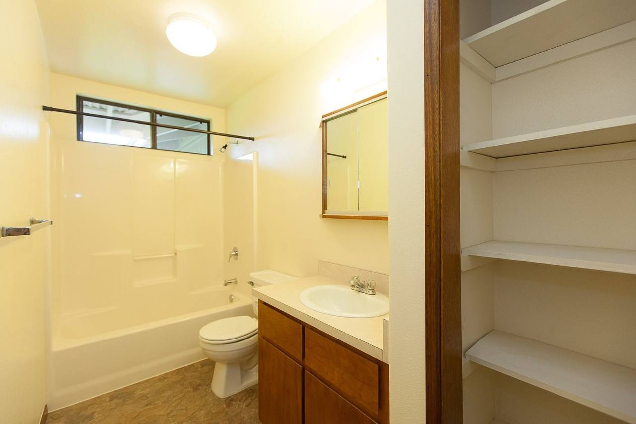 LOVELY 3BD 2.5BA HOME in KURTISTOWN