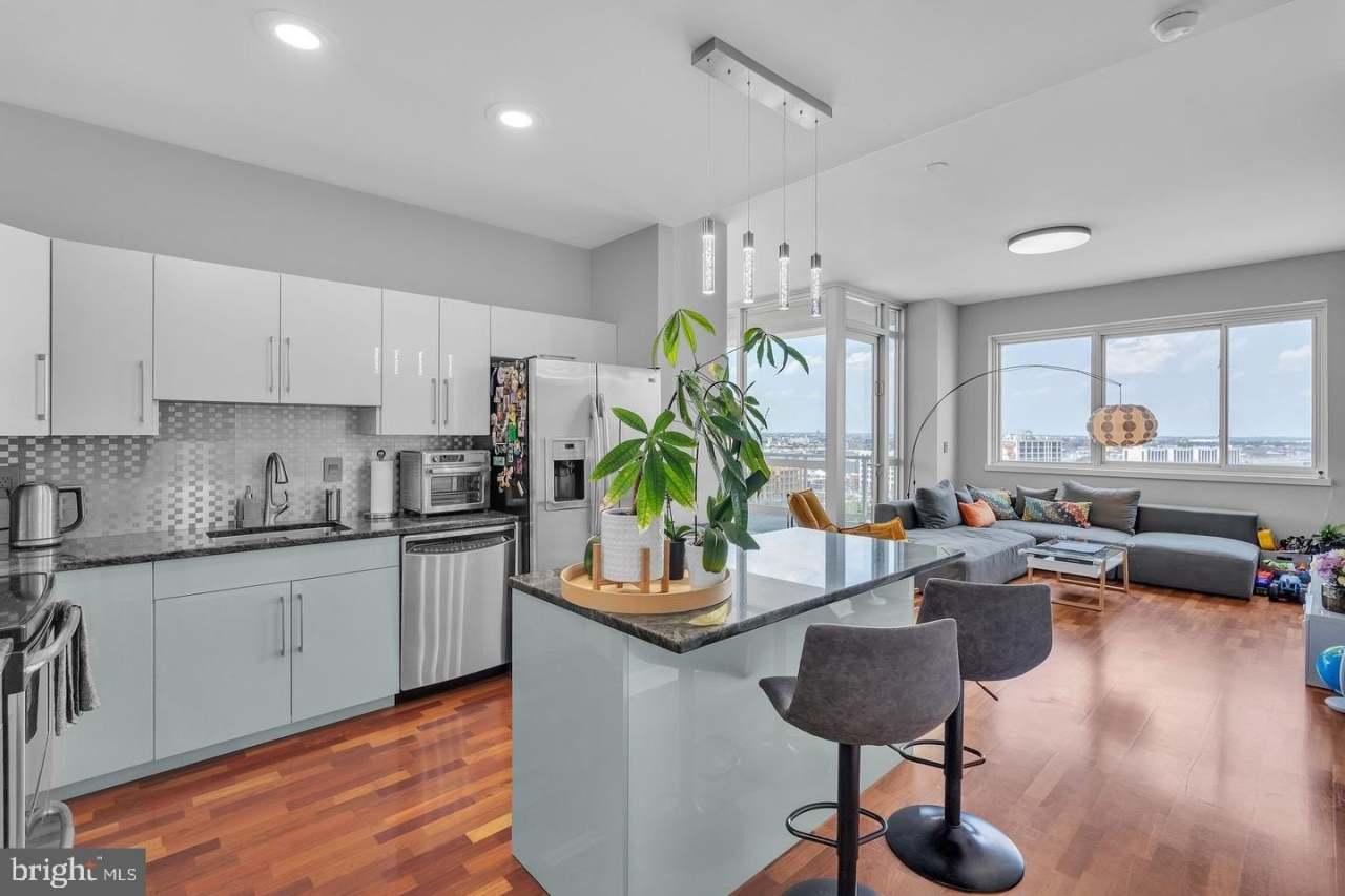 901 N PENN Street unit: F1206