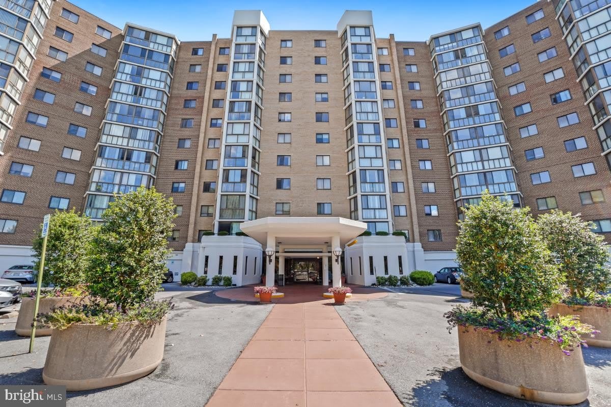 15100 INTERLACHEN Drive unit: 4-620